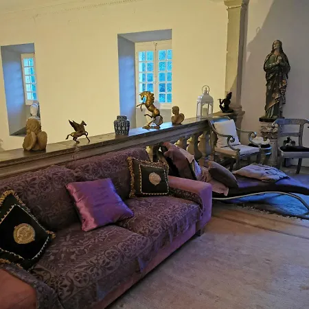 Chateau De *