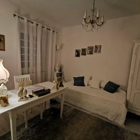 Chateau De Bed & Breakfast Verdalle